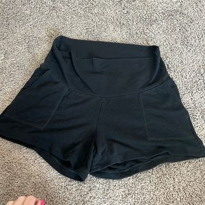 Old navy maternity shorts stretchy size large